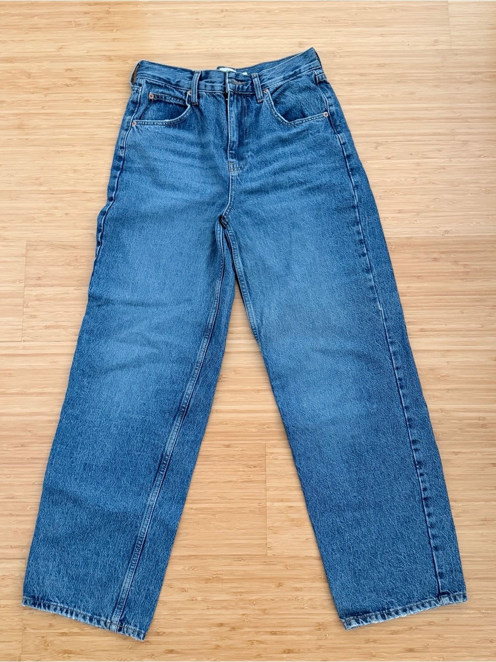 BDG Boyfriend Jeans in Medium Blue
